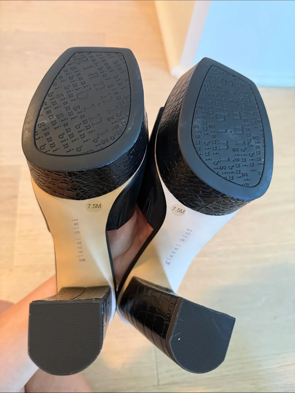 Gianni Bini never worn